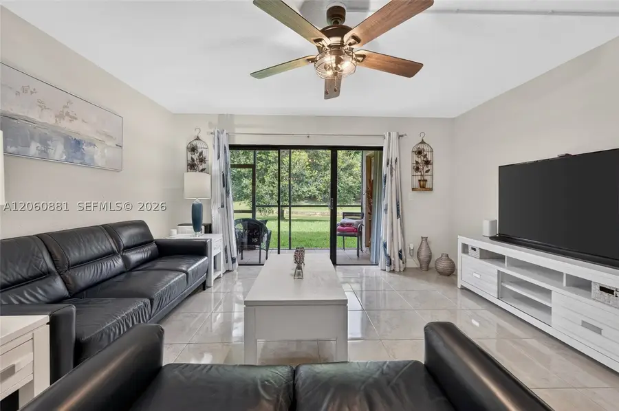205 Lakeview #103, Weston, FL 33326 - #3