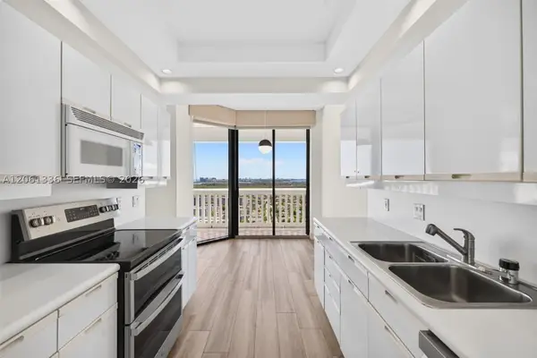 2000 Island #3008, Aventura, FL 33160