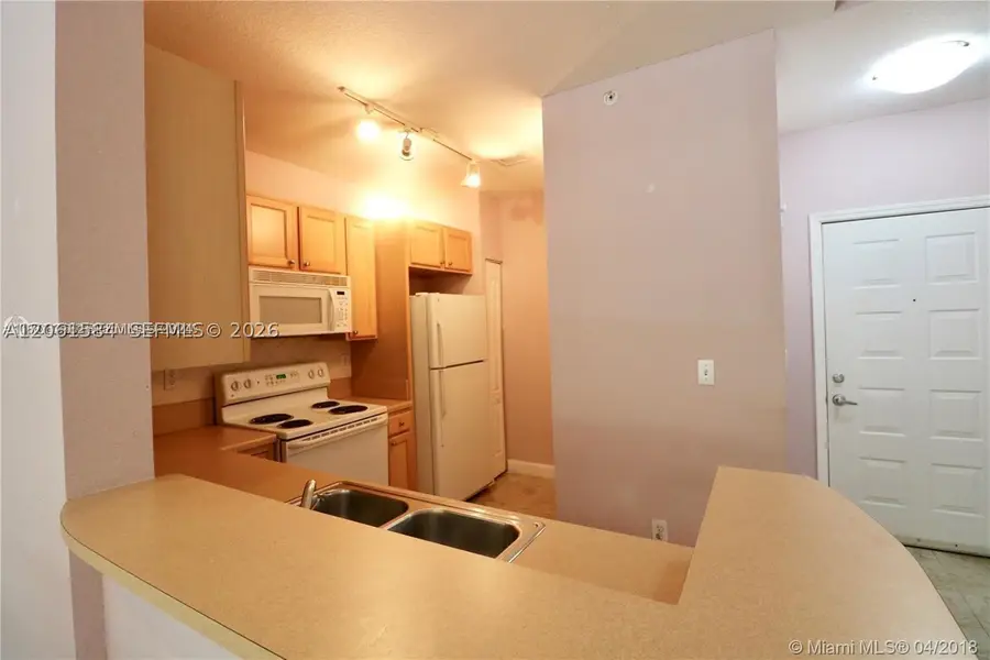 6001 SW 70th #117, South Miami, FL 33143 - #2