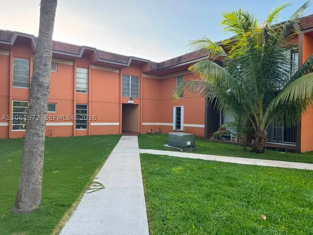 9473 SW 76th #P1, Miami, FL 33173 - #1