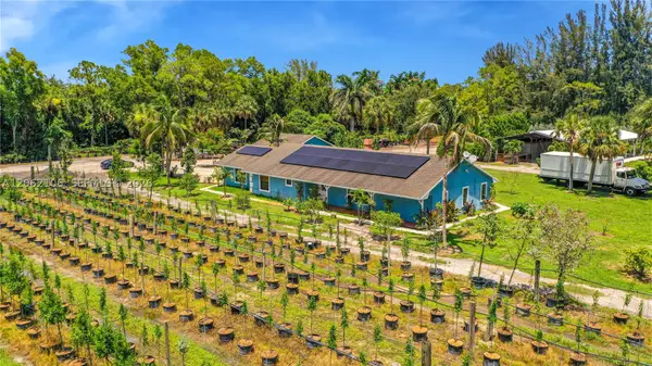 2587 E, Loxahatchee, FL 33470
