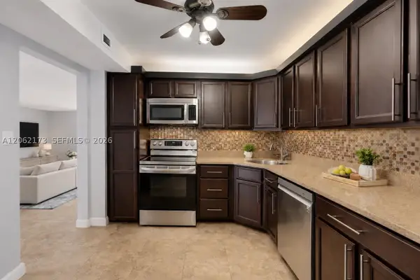 2750 NE 183rd #304, Aventura, FL 33160