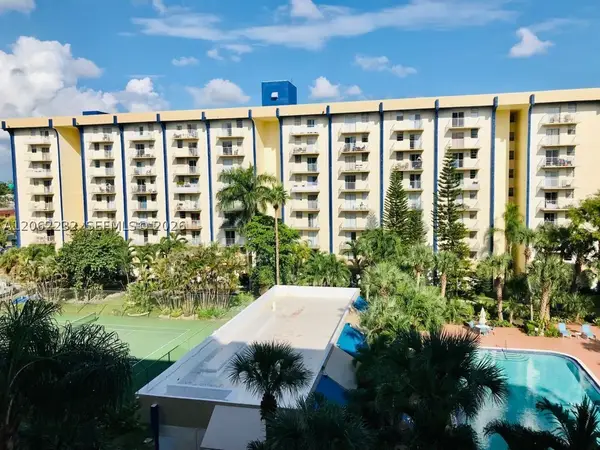4550 NW 9th #706E, Miami, FL 33126