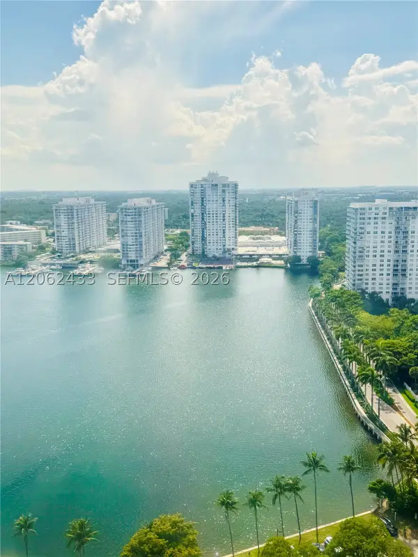 18181 NE 31st #PH03, Aventura, FL 33160