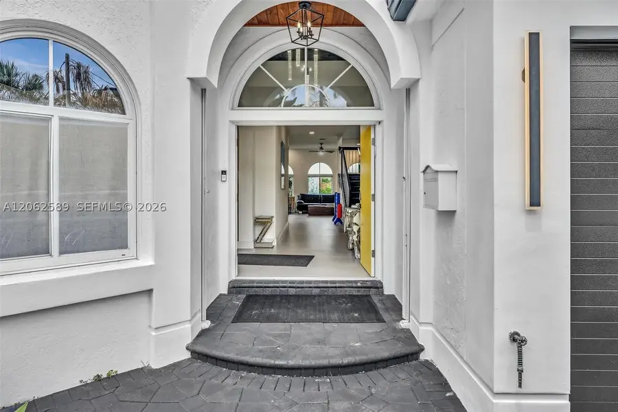 2521 Center, Fort Lauderdale, FL 33305 - #3
