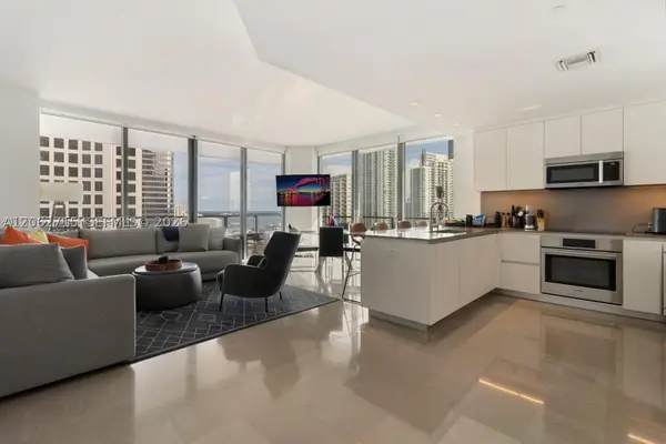 68 SE 6th #2101, Miami, FL 33131