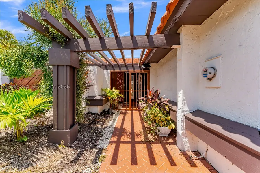 522 NE 195th, Miami, FL 33179 - #3