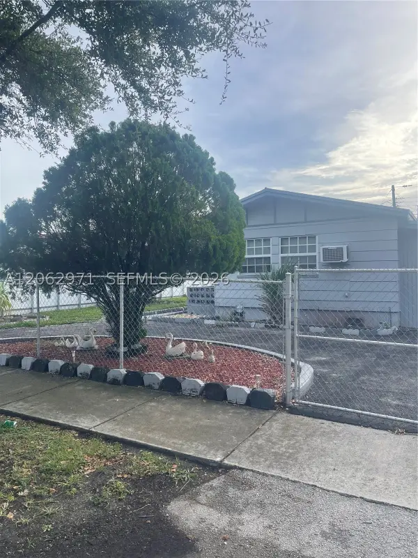 2311 NW 27th, Fort Lauderdale, FL 33311