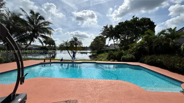 635 SW 200th, Pembroke Pines, FL 33029