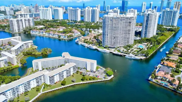 3030 Marcos #T301, Aventura, FL 33160