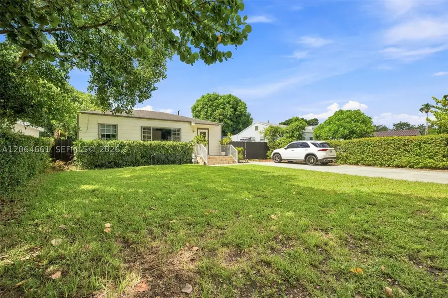240 Carlisle, Miami Springs, FL 33166 - #2