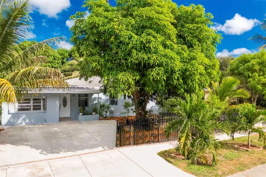 951 NE 157th, North Miami Beach, FL 33162 - #3