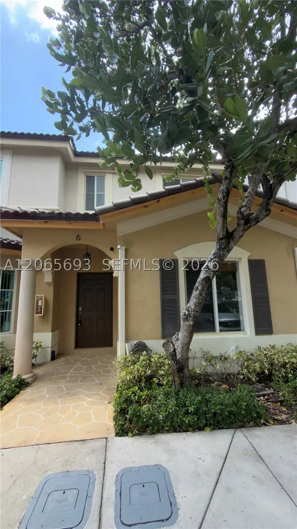 8986 W Flagler #6, Miami, FL 33174