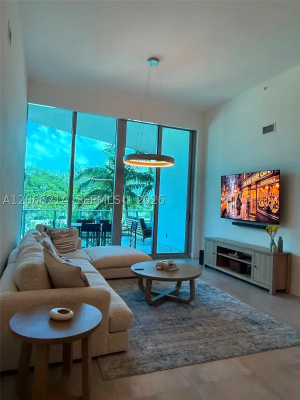 701 N Fort Lauderdale #214, Fort Lauderdale, FL 33304