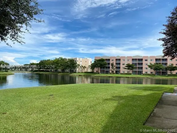 7980 N Nob Hill #102, Tamarac, FL 33321