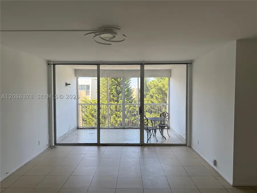 952 NE 199th #4K, Miami, FL 33179 - #3