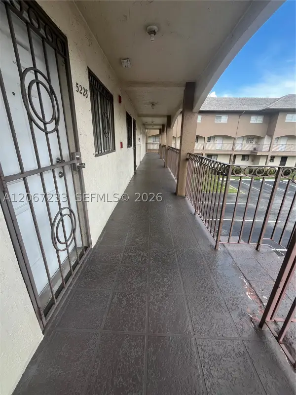 8851 NW 119 #5222, Hialeah Gardens, FL 33018
