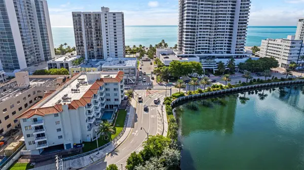 2600 Collins #204, Miami Beach, FL 33140
