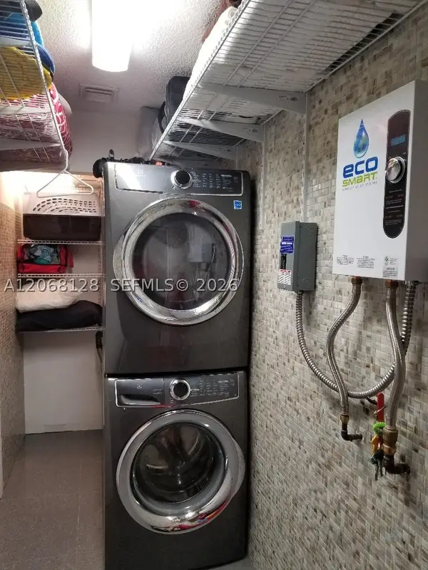 1443 Amanda, Hollywood, FL 33020