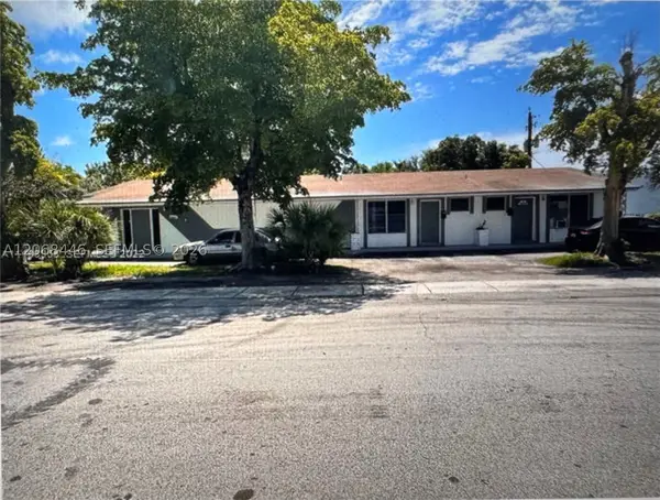 12501 NE 5th, North Miami, FL 33161
