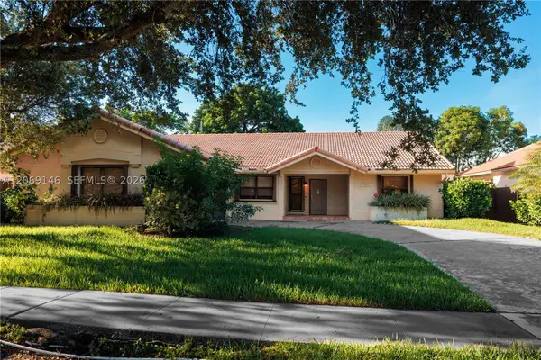 15821 Huntridge, Davie, FL 33331
