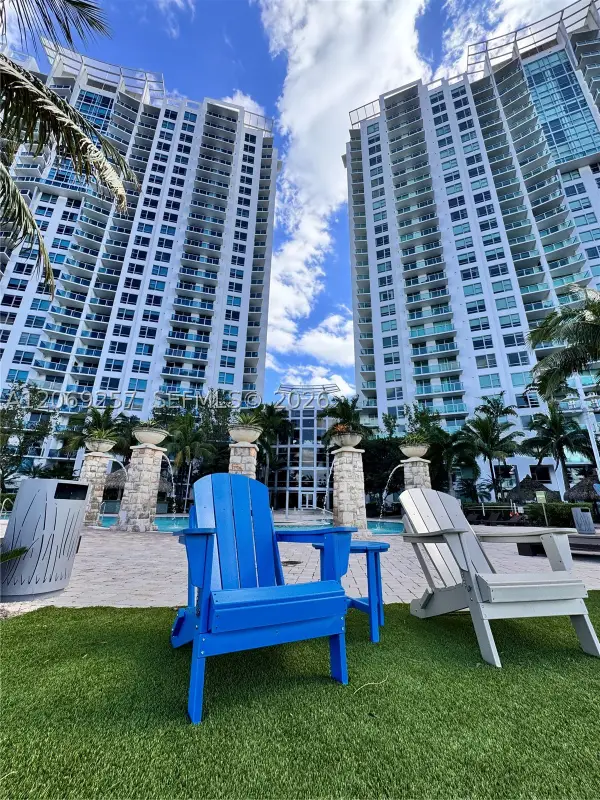 2681 N Flamingo #2705S, Sunrise, FL 33323