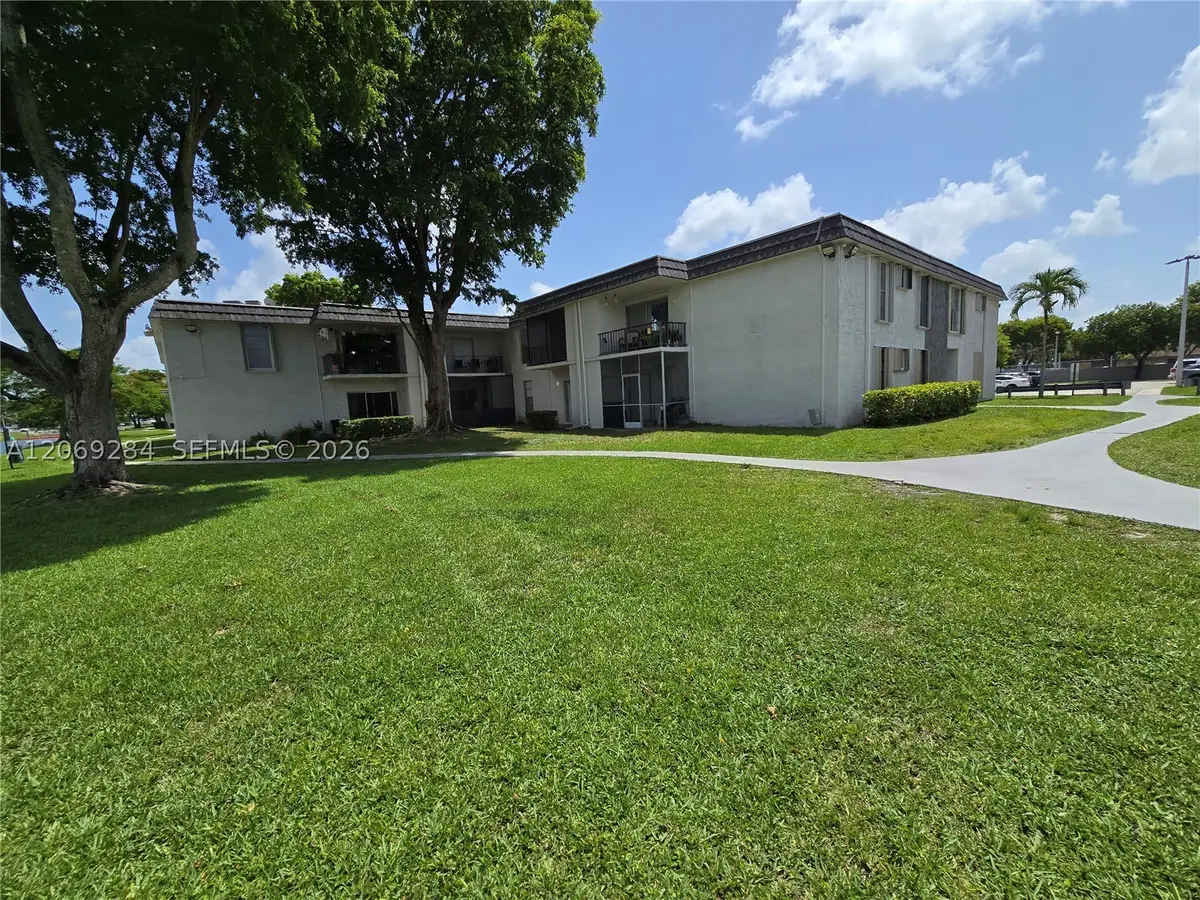 10375 N Kendall #J7, Miami, FL 33176 - #1