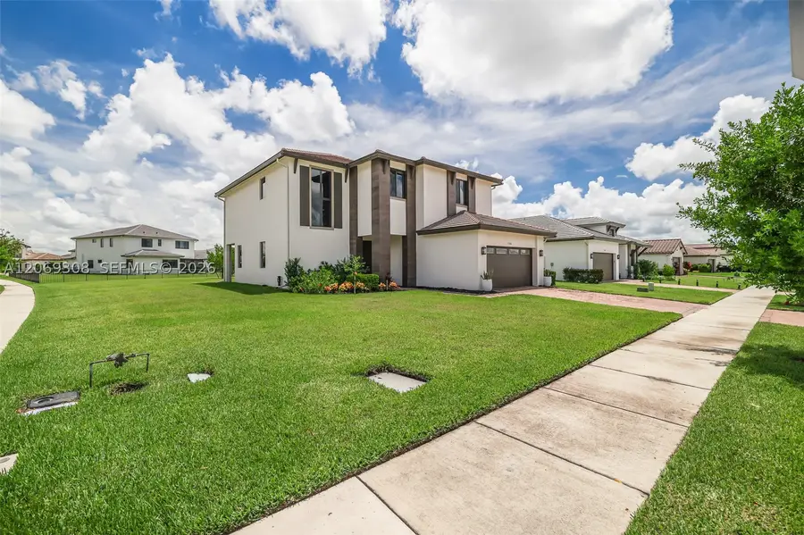 5206 Karlia, Avenue Maria, FL 34142 - #3