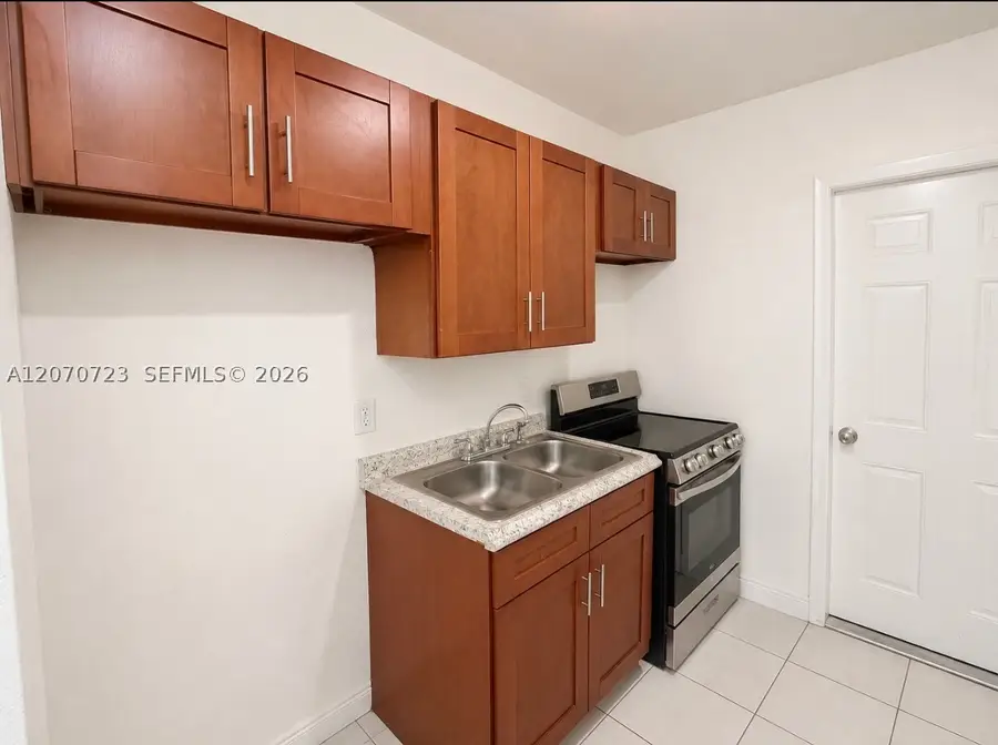 1041 NW 7th, Hallandale, FL 33009 - #3