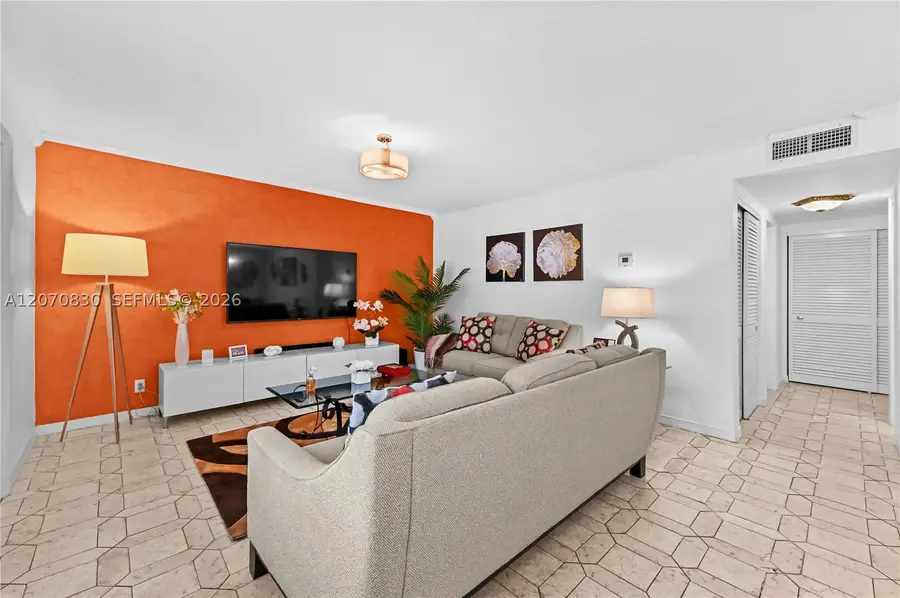 200 NE 12th #3A, Hallandale, FL 33009 - #3