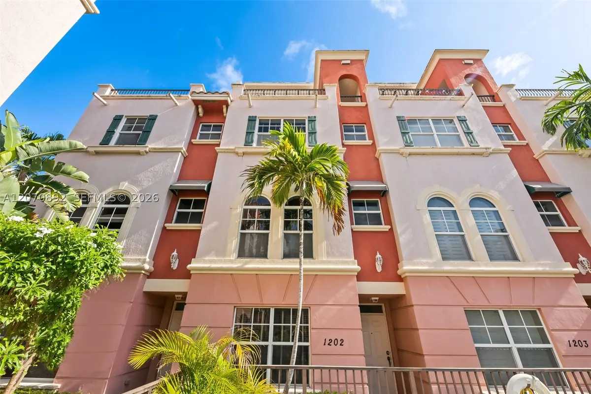1033 NE 17th #1202, Fort Lauderdale, FL 33304 - #1