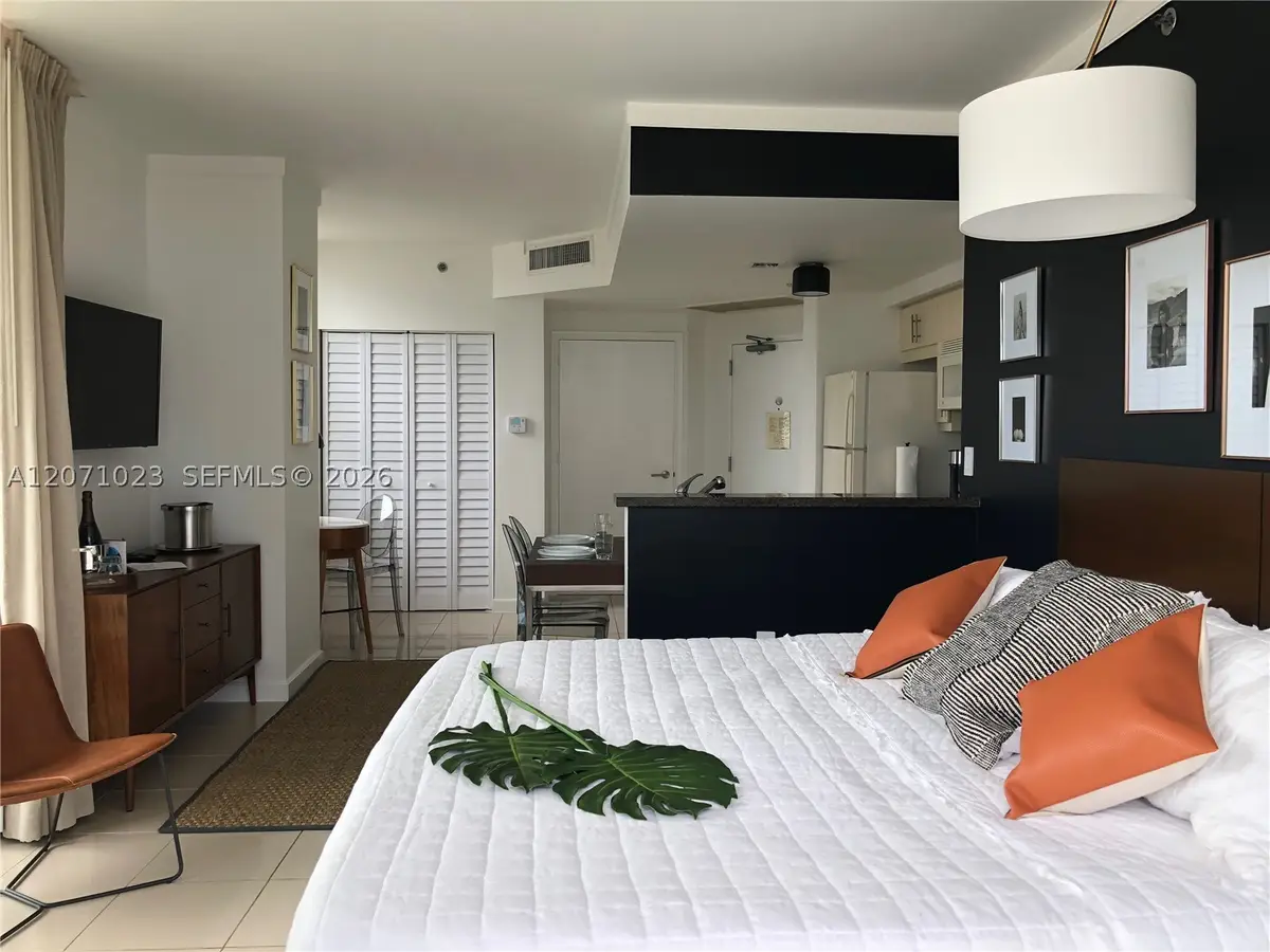 2889 Mcfarlane #1610, Miami, FL 33133 - #1