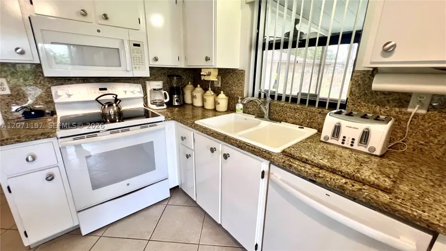 5437 Mendoza, West Palm Beach, FL 33415 - #2