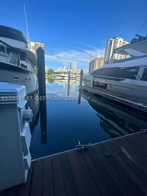19777 E Country Club, Aventura, FL 33180