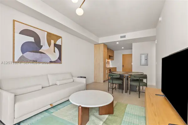 11 NE 6 #3213, Miami, FL 33132