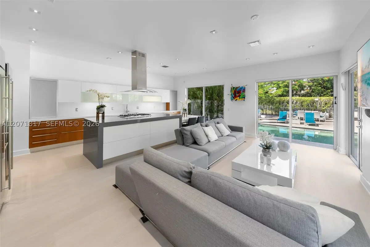 19522 NE 17th, Miami, FL 33179 - #1