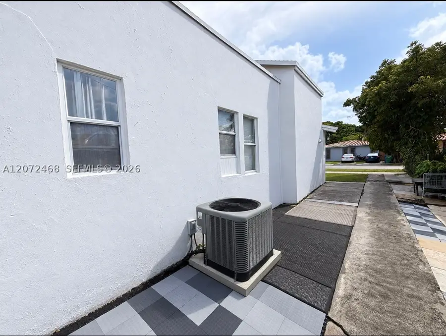 Address Withheld By Seller, Miami, FL 33133 - #3