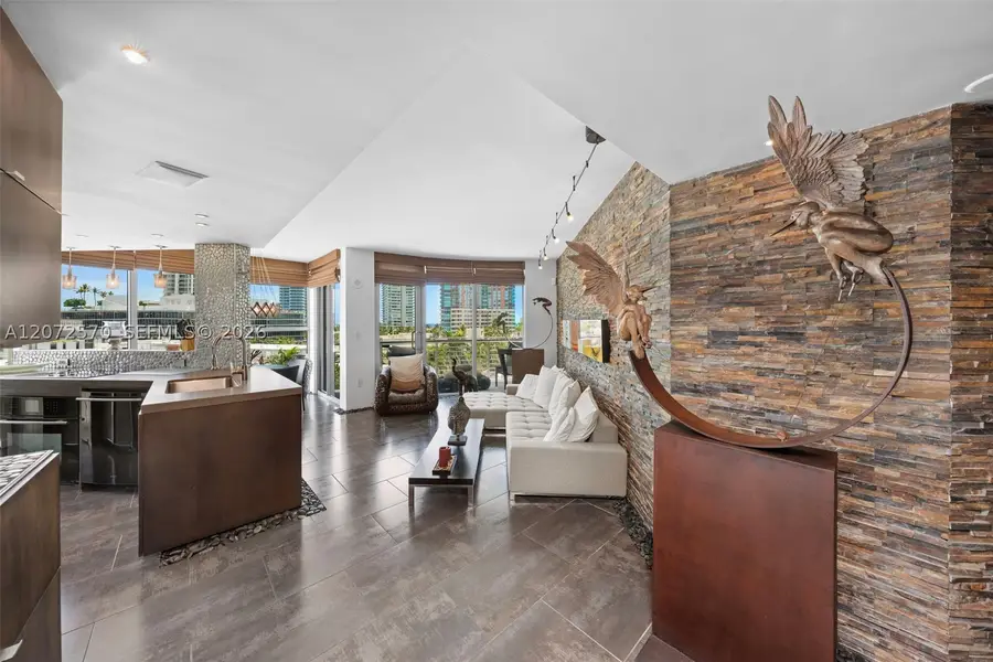 110 Washington #1709, Miami Beach, FL 33139 - #3