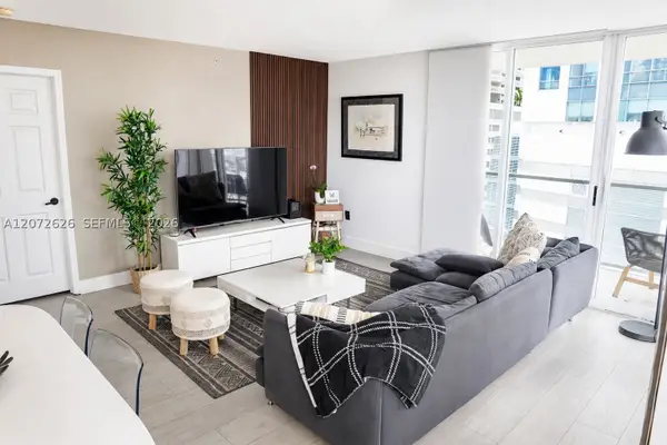 1155 Brickell Bay #902, Miami, FL 33131