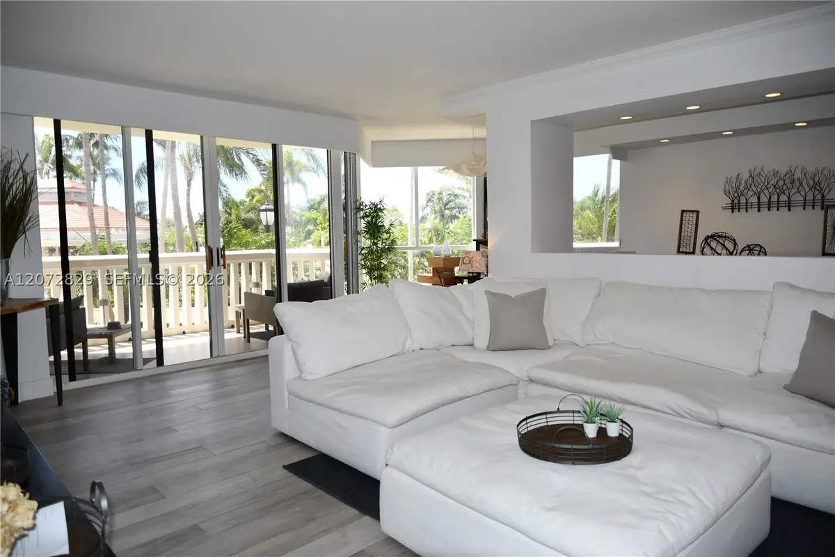 1000 E Island #303, Aventura, FL 33160 - #1