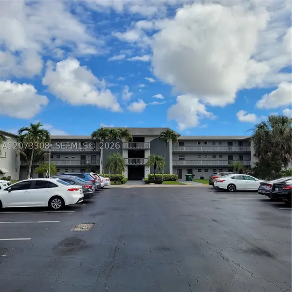 1001 Hillcrest #215, Hollywood, FL 33021