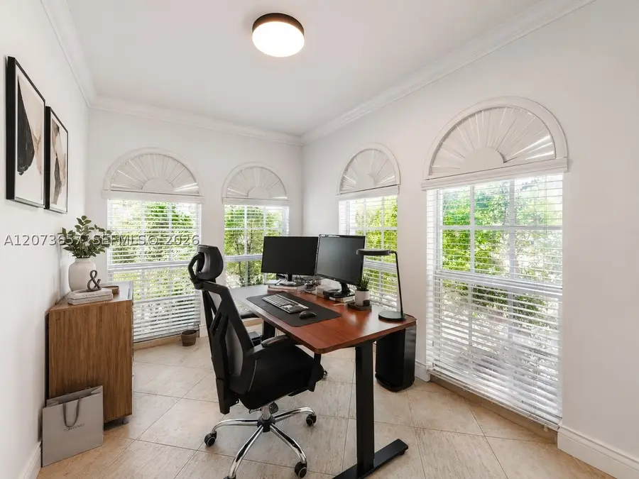 530 Nw 31st, Miami, FL 33125 - #2
