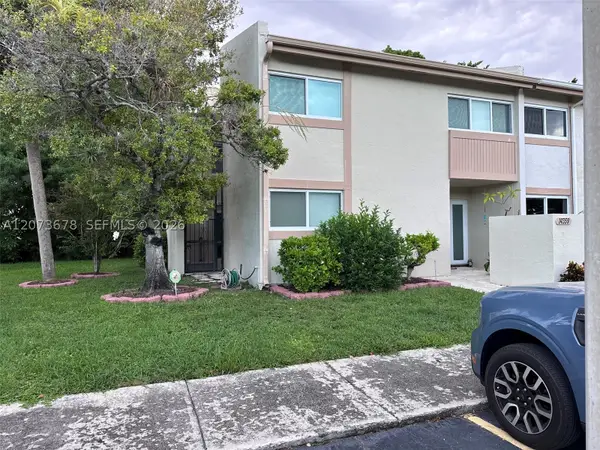 14359 Kendale Lakes, Miami, FL 33183