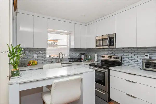 5300 Washington #E209, Hollywood, FL 33021