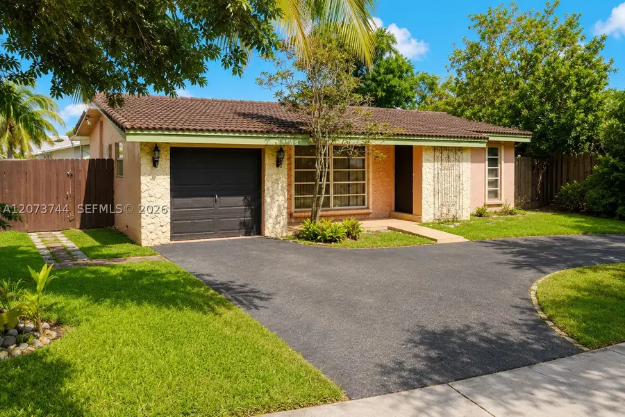 1060 N Douglas, Pembroke Pines, FL 33024 - #2