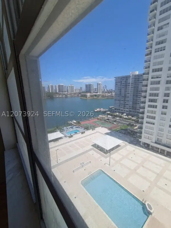 2780 NE 183rd #1402, Aventura, FL 33160