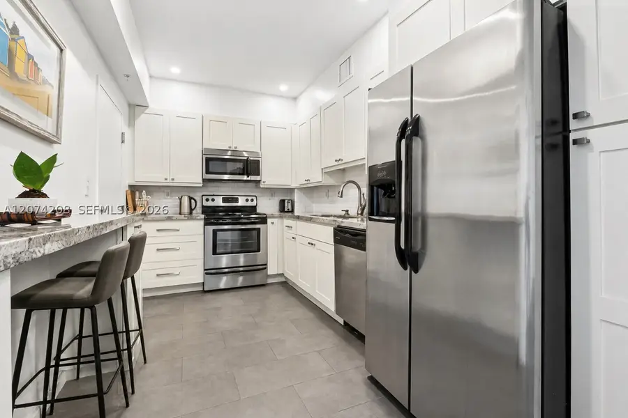 90 Edgewater #PH11, Coral Gables, FL 33133 - #3