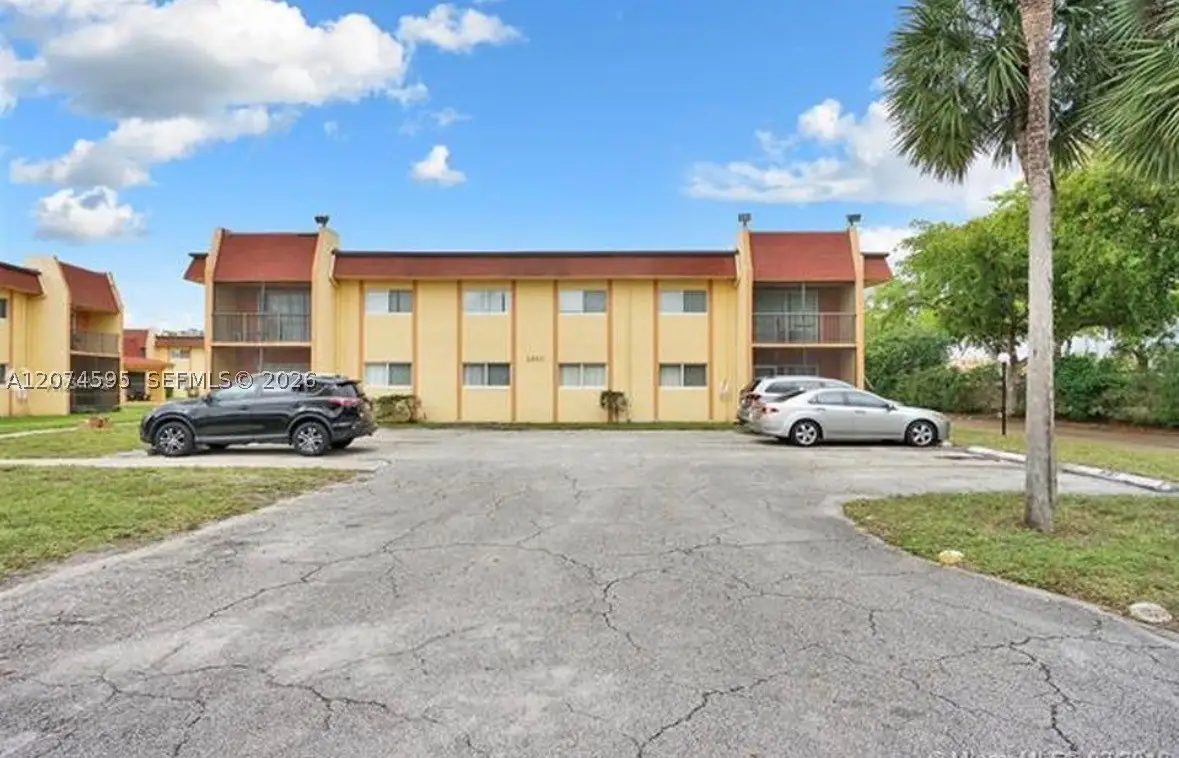 2960 NW 55th #2D, Lauderhill, FL 33313 - #1