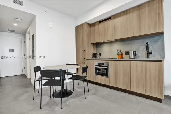 121 NE 5th #2411, Miami, FL 33132