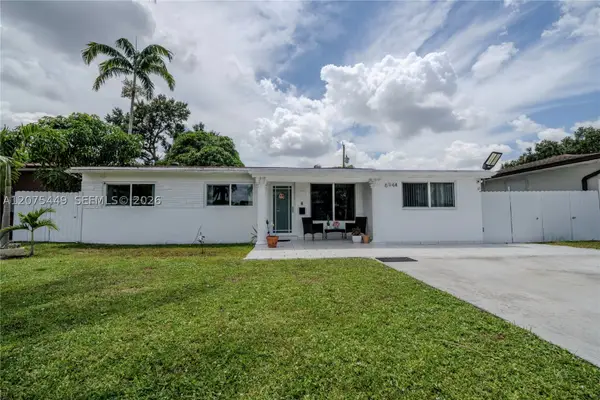 6944 SW 10th, Pembroke Pines, FL 33023